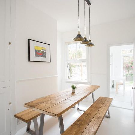 Elegant York House - On A Beach Road, Sleeps 12, With Sea Views Worthing Luaran gambar