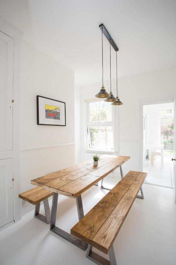 Elegant York House - On A Beach Road, Sleeps 12, With Sea Views Worthing Luaran gambar