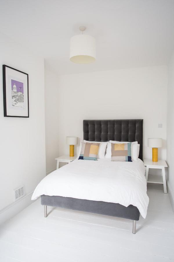 Elegant York House - On A Beach Road, Sleeps 12, With Sea Views Worthing Luaran gambar