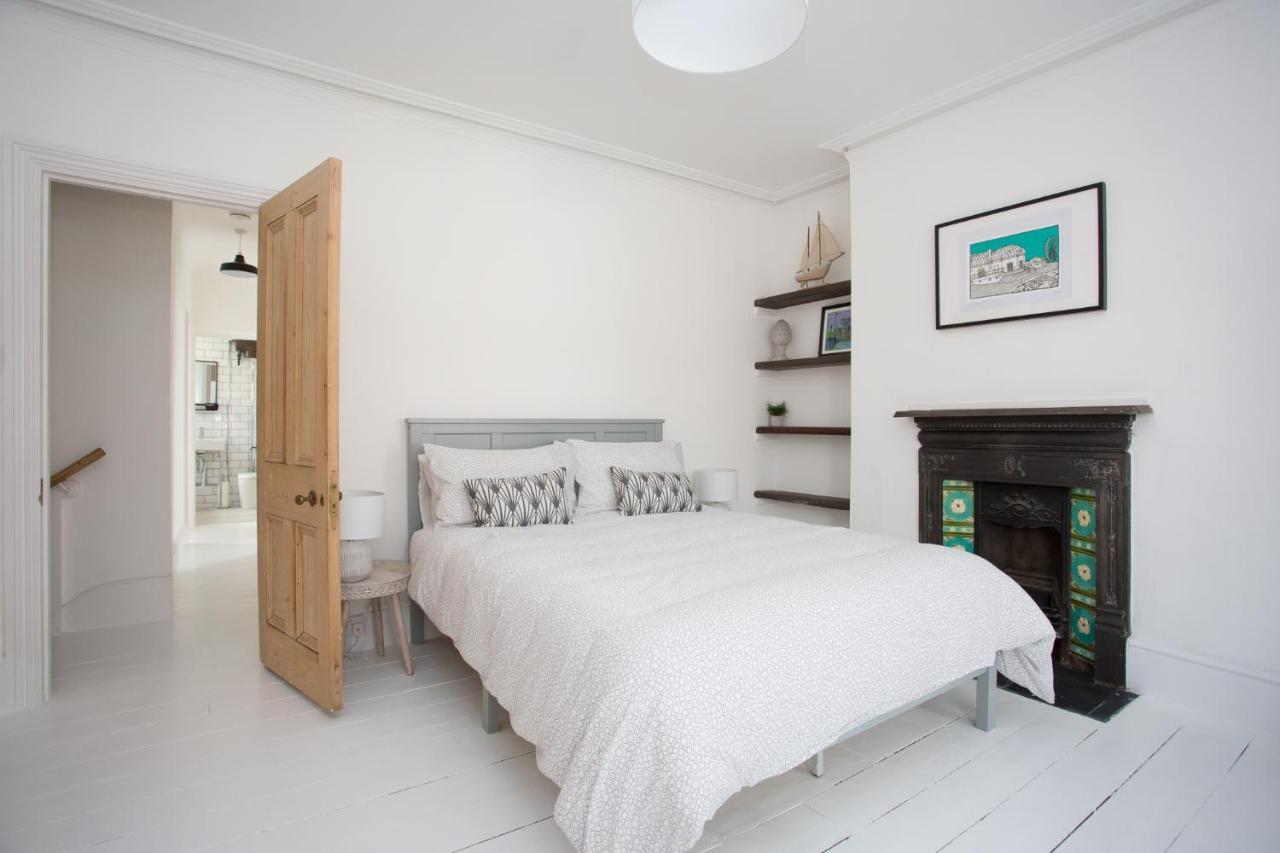 Elegant York House - On A Beach Road, Sleeps 12, With Sea Views Worthing Luaran gambar
