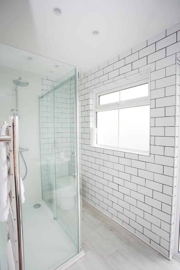 Elegant York House - On A Beach Road, Sleeps 12, With Sea Views Worthing Luaran gambar