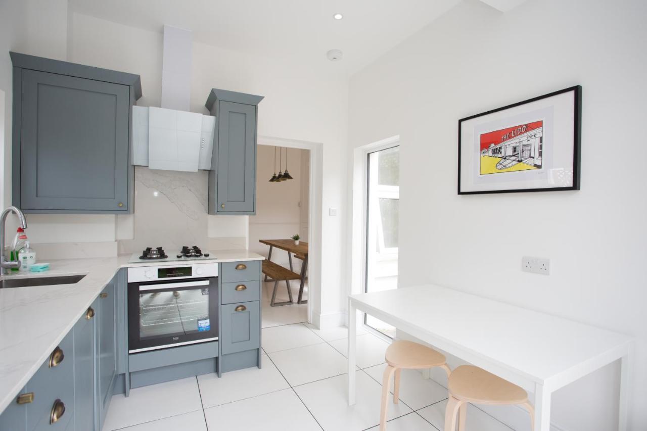 Elegant York House - On A Beach Road, Sleeps 12, With Sea Views Worthing Luaran gambar
