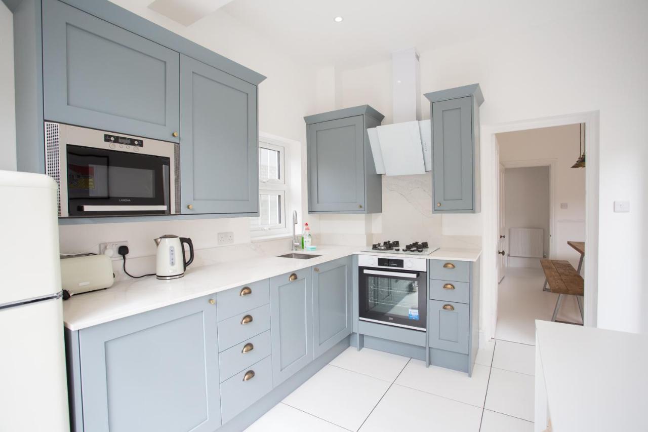 Elegant York House - On A Beach Road, Sleeps 12, With Sea Views Worthing Luaran gambar