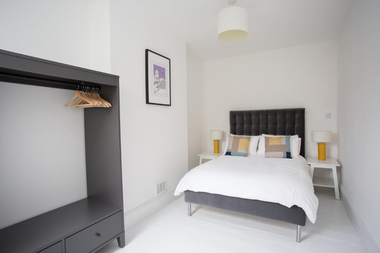 Elegant York House - On A Beach Road, Sleeps 12, With Sea Views Worthing Luaran gambar